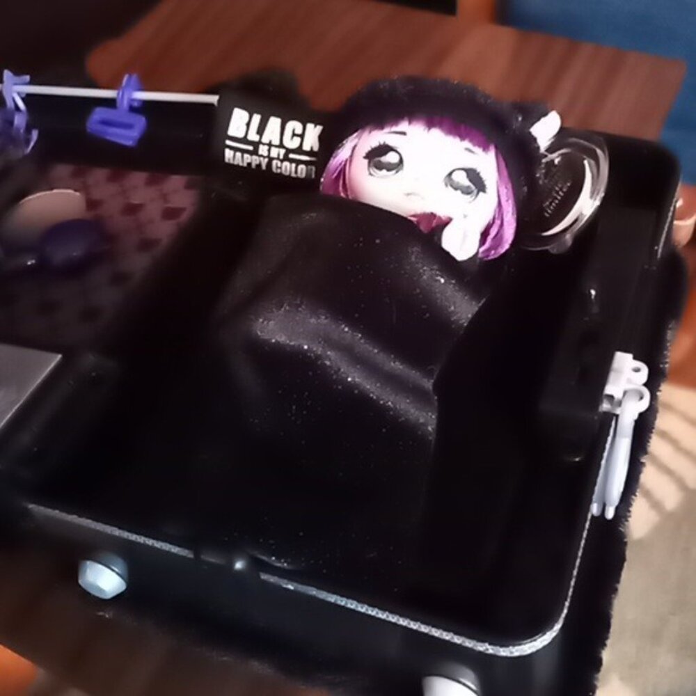 Na Na Na Surprise Limited Edition Backpack Bedroom Black Kitty Playset w/ Doll - Picture 8 of 8
